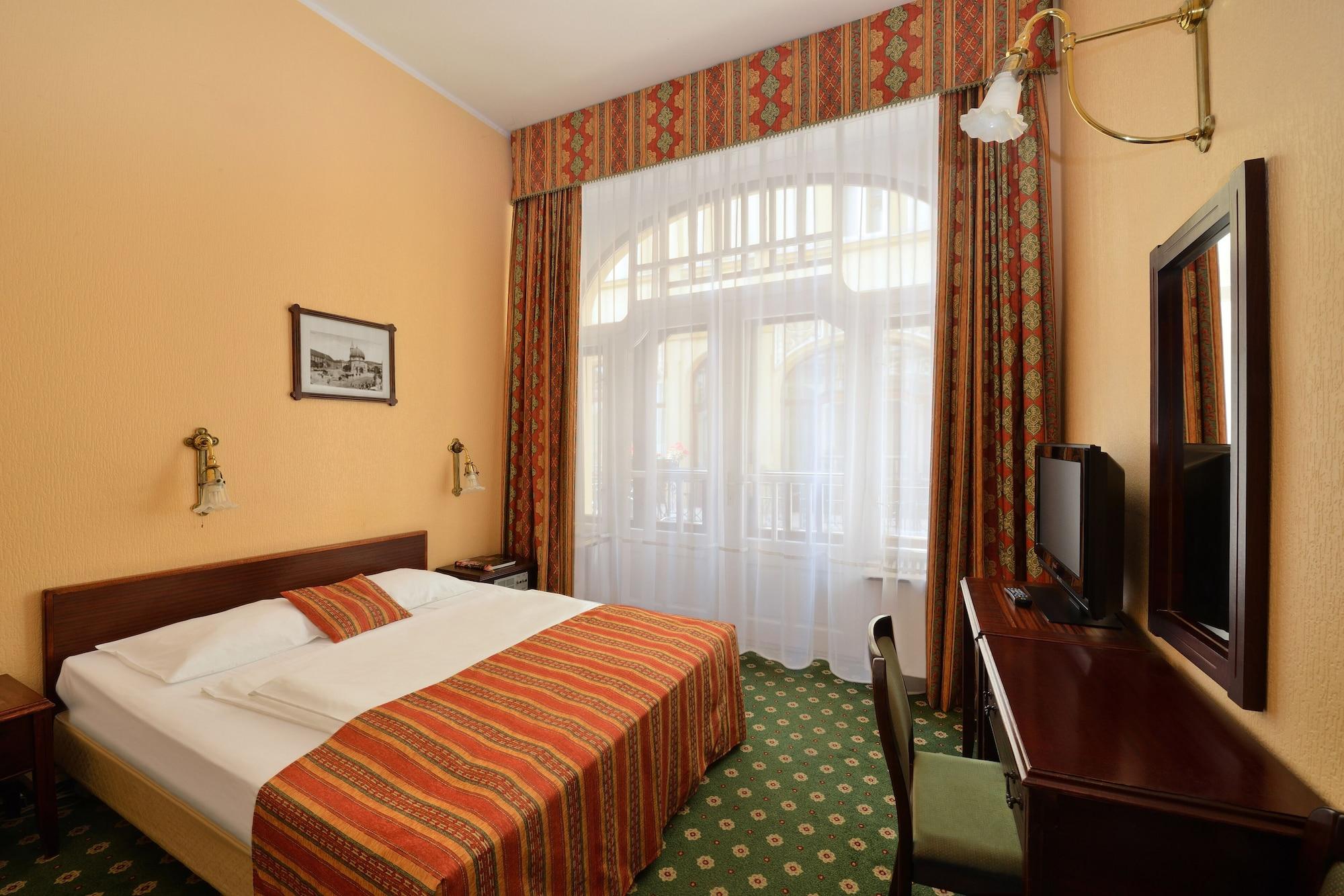 Palatinus Grand Hotel Pécs Esterno foto